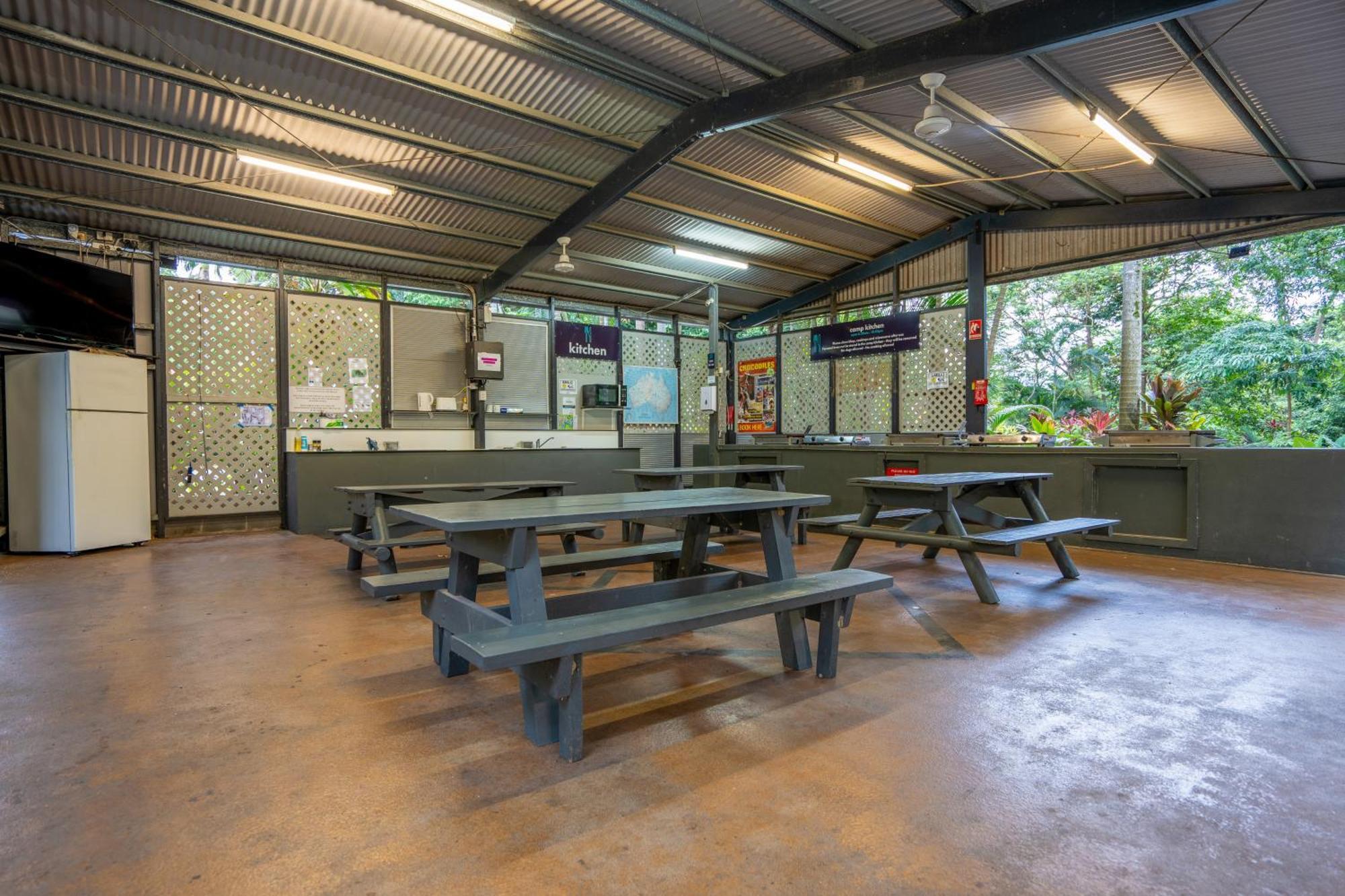 Tasman Holiday Parks - Cairns Cool Waters Buitenkant foto